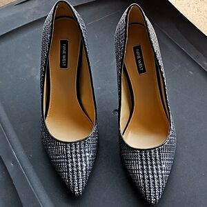 Nine West: Tatianna Pointy-toe  Pump size 11